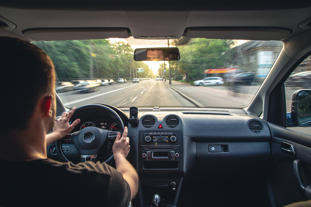 Hábitos que estragam o carro sem você perceber (e como evitar)