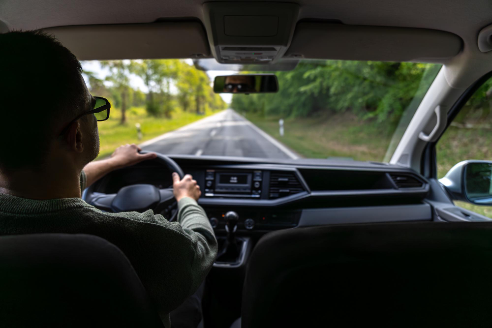 Vibração no volante: o que pode causar e quando procurar mecânico